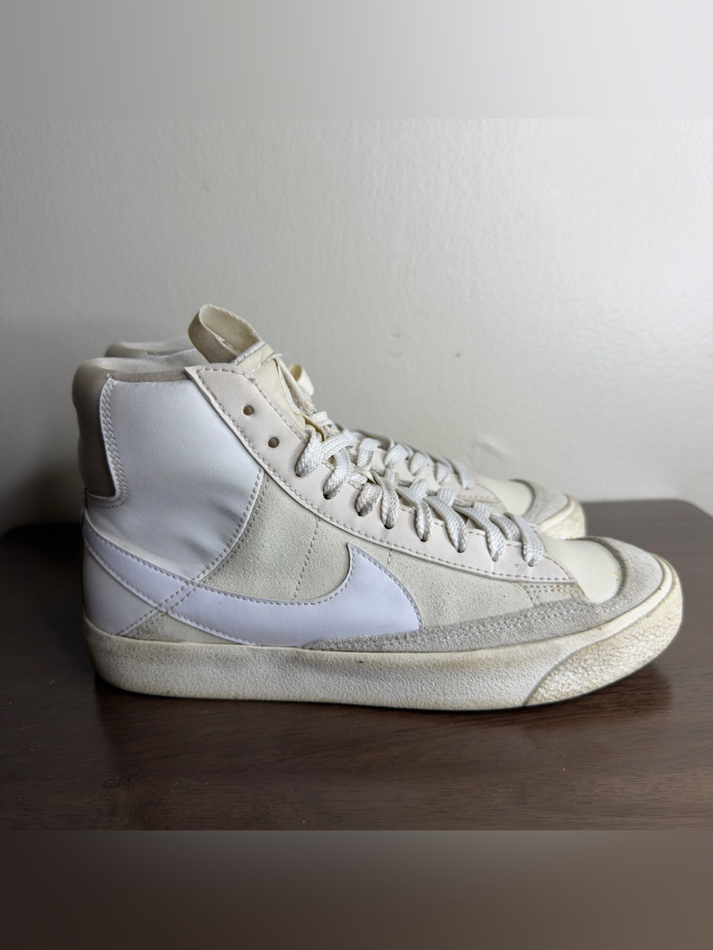 Nike Blazer Mid 77 D White & Gray Leather Sneakers Sz 6Y